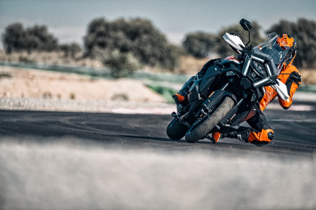 KTM 1390 Super Adventure 2026: arriva la nuova generazione